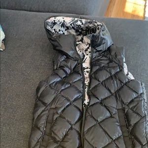 Lulu lemon size 4 puffy vest.